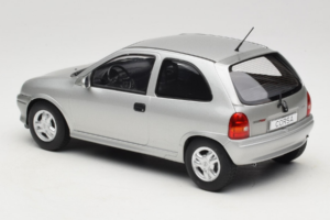 Opel Corsa B Grey Metallic MCG 1:18 MCG18515 Metal - imagen 5 de 6