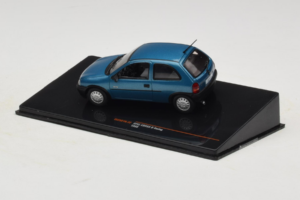 Opel Corsa B Swing Azul IXO 1:43 CLC581N Metal - imagen 3 de 4