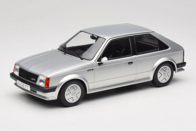 Opel Kadett D GTE Plata MCG 1:18 MCG18533 Metal