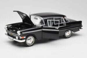 Opel Kapitan P1 Negro Revell 1:18 08822 Metal - imagen 2 de 8