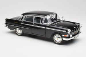 Opel Kapitan P1 Negro Revell 1:18 08822 Metal - imagen 6 de 8