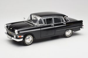 Opel Kapitan P2 Negro Revell 1:18 08821 Metal