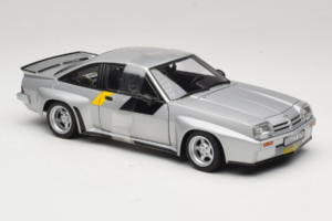 Opel Manta 400 Homologation Plata Revell 1:18 8491 Metal - imagen 4 de 6