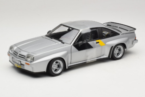 Opel Manta 400 Homologation Plata Revell 1:18 8491 Metal