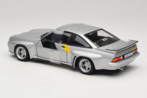 Opel Manta 400 Homologation Plata Revell 1:18 8491 Metal - imagen 5 de 6