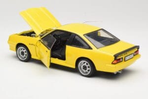 Opel Manta B GT/E Amarillo Revell 1:18 08421 Metal - imagen 5 de 8