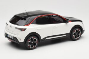 Opel Mokka-E GS Line Jada Blanco Otto 1:18 OT1045 Resina - imagen 2 de 6