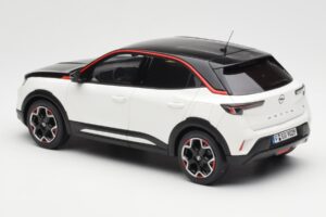 Opel Mokka-E GS Line Jada Blanco Otto 1:18 OT1045 Resina - imagen 5 de 6