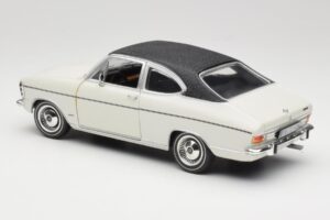 Opel Olympia A Coupe Blanco Negro Revell 1:18 8446 Metal - imagen 7 de 8