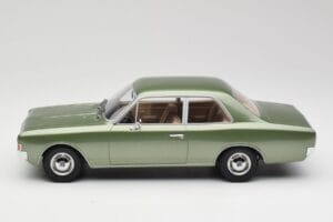 Opel Rekord C Green Metallic Minichamps 1:18 107047000 Resina - imagen 3 de 6