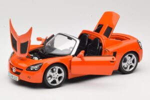 Opel Speedster Naranja Maisto 1:18 31615 Metal - imagen 2 de 8