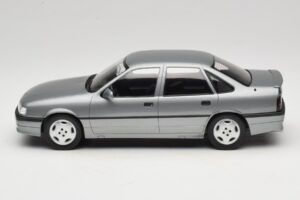 Opel Vectra A 2000 16V Gris Oscuro MCG 1:18 MCG18462 Metal - imagen 3 de 6