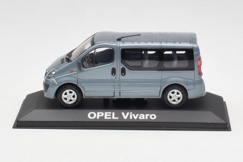 Opel Vivaro A Gris Azulado Minichamps 1:43 VIVARO001 Metal