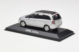 Opel Zafira B Plata Minichamps 1:43 1799109 Metal - imagen 3 de 4