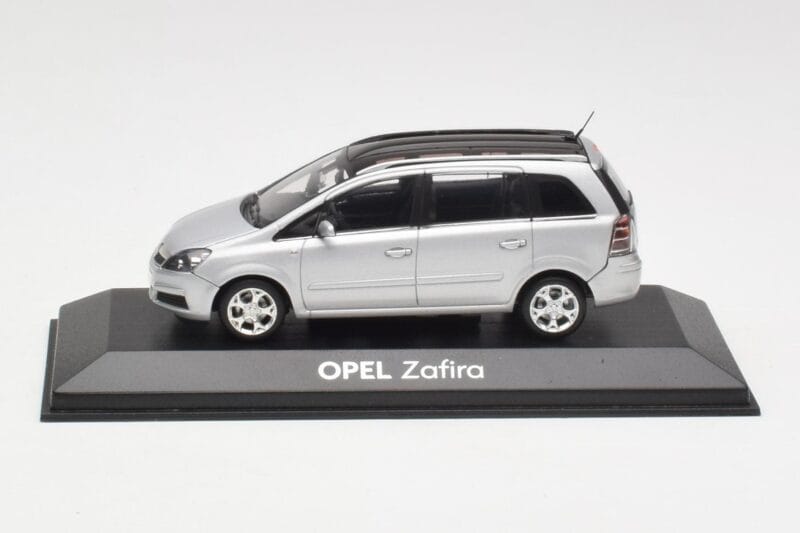 Opel Zafira B Plata Minichamps 1:43 1799109 Metal