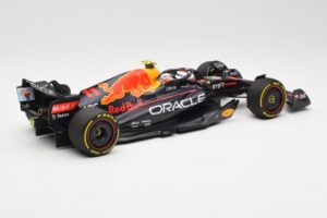 Oracle Red Bull Racing RB18 #11 S. Perez Miami GP 2022 Minichamps 1:18 110220511 Metal - imagen 2 de 6