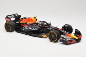 Oracle Red Bull Racing RB18 #11 S. Perez Miami GP 2022 Minichamps 1:18 110220511 Metal - imagen 4 de 6
