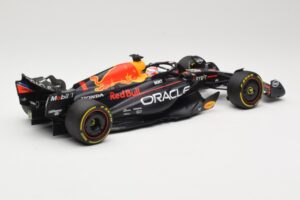Oracle Red Bull Racing RB19 #1 M. Verstappen Winner Italian GP 2023 Minichamps 1:18 110231501 Metal - imagen 2 de 6