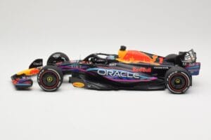 Oracle Red Bull Racing RB19 #1 M. Verstappen Winner Miami GP 2023 Minichamps 1:18 110230501 Metal - imagen 3 de 6