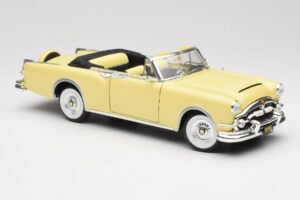 Packard Caribbean Descapotable Amarillo Road Signature 1:18 92798 Metal - imagen 6 de 8