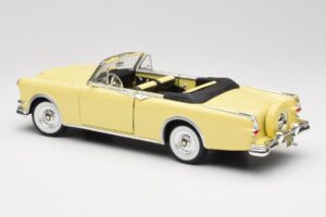Packard Caribbean Descapotable Amarillo Road Signature 1:18 92798 Metal - imagen 7 de 8