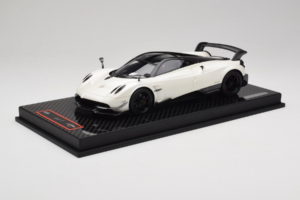 Pagani Huayra BC White Metallic Yy Model 1:18 REMC025 Resina - imagen 2 de 7