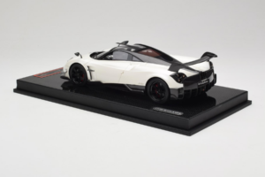 Pagani Huayra BC White Metallic Yy Model 1:18 REMC025 Resina - imagen 5 de 7