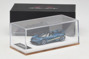 Pagani Huayra Tricolore Roadster Azul Henson & Heaven 1:64 PHTRB01 Resina - imagen 7 de 8