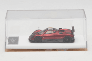 Pagani Zonda Tricolore Rojo Henson & Heaven 1:64 PZTR01 Metal - imagen 6 de 7