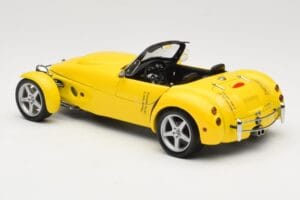 Panoz AIV Roadster Amarillo AUTOart 1:18 78213 Metal - imagen 7 de 8