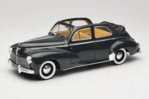 Peugeot 203 Descapotable Negro Solido 1:18 8156 Metal