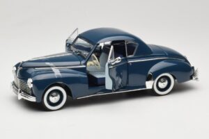 Peugeot 302 Coupe Azul Solido 1:18 8168 Metal - imagen 2 de 8