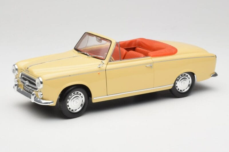 Peugeot 403 Descapotable Amarillo Arena Solido 1:18 8165 Metal