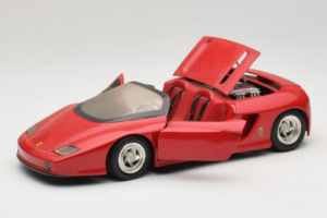 Pininfarina Mythos Rojo Revell 1:18 8806 Metal - imagen 2 de 8