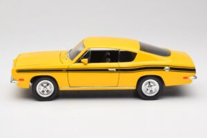 Plymouth Barracuda Amarillo Road Legends 1:18 92178 Metal - imagen 4 de 8