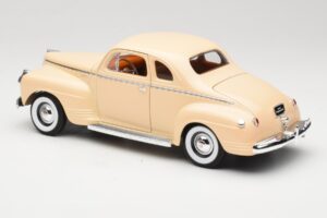 Plymouth Coupe Beige Road Signature 1:18 92398 Metal - imagen 7 de 8