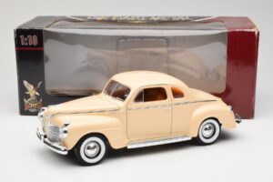 Plymouth Coupe Beige Road Signature 1:18 92398 Metal - imagen 8 de 8