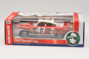 Plymouth Fury #43 R. Petty NASCAR 1960 Auto World 1:24 AW24003/06 Metal