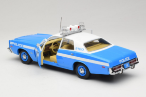 Plymouth Fury Police Pursuit New York Police Department GreenLight 1:18 19043 Metal - imagen 5 de 8