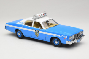 Plymouth Fury Police Pursuit New York Police Department GreenLight 1:18 19043 Metal - imagen 6 de 8