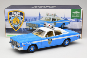 Plymouth Fury Police Pursuit New York Police Department GreenLight 1:18 19043 Metal - imagen 8 de 8