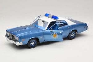 Plymouth Fury Police Pursuit Smokey and the Bandit GreenLight 1:18 19044 Metal - imagen 2 de 8