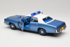 Plymouth Fury Police Pursuit Smokey and the Bandit GreenLight 1:18 19044 Metal - imagen 5 de 8