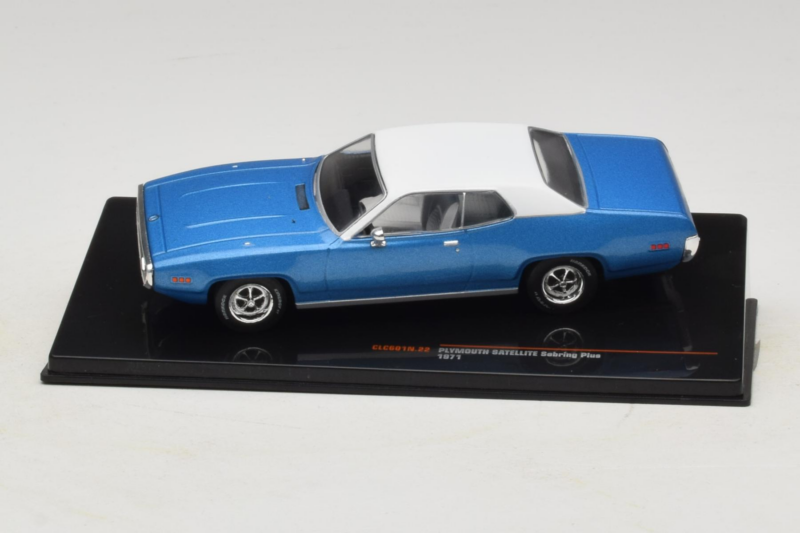 Plymouth Satellite Sebring Plus Azul IXO 1:43 CLC601N Metal
