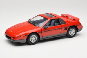Pontiac Fiero GT Rojo Road Signature 1:18 92588 Metal