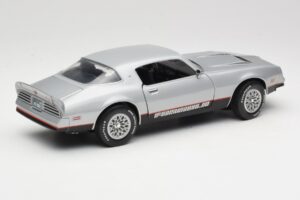 Pontiac Firebird Formula Plata ERTL 1:18 33514 Metal - imagen 3 de 8