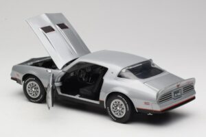 Pontiac Firebird Formula Plata ERTL 1:18 33514 Metal - imagen 5 de 8