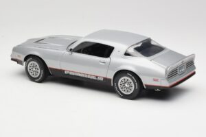 Pontiac Firebird Formula Plata ERTL 1:18 33514 Metal - imagen 7 de 8