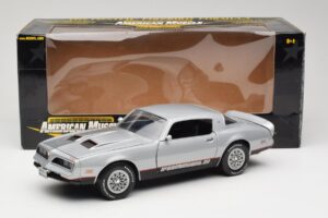 Pontiac Firebird Formula Plata ERTL 1:18 33514 Metal - imagen 8 de 8