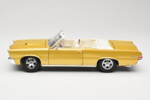 Pontiac GTO Hurst Edition Dorado Maisto 1:18 531884 Metal - imagen 4 de 8